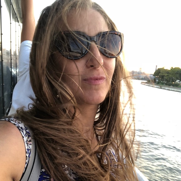 Meet your Posher, Lisa - Picture 2 of 2